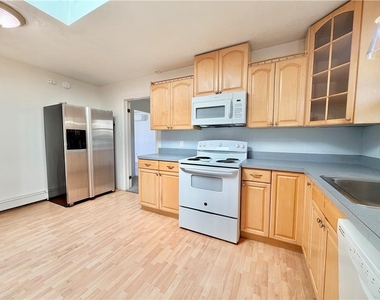 1160 Brentwood Avenue - Photo Thumbnail 10