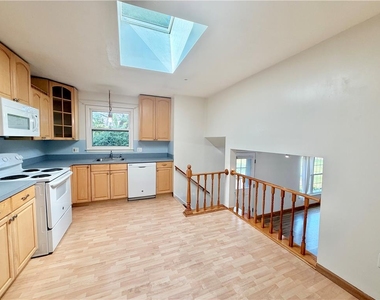1160 Brentwood Avenue - Photo Thumbnail 12