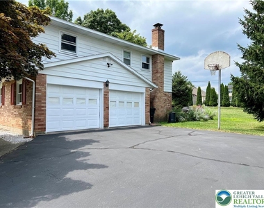 1160 Brentwood Avenue - Photo Thumbnail 11
