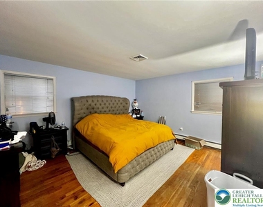 1160 Brentwood Avenue - Photo Thumbnail 6