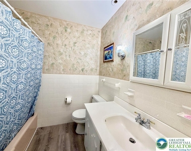 1160 Brentwood Avenue - Photo Thumbnail 7