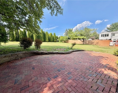 1160 Brentwood Avenue - Photo Thumbnail 41