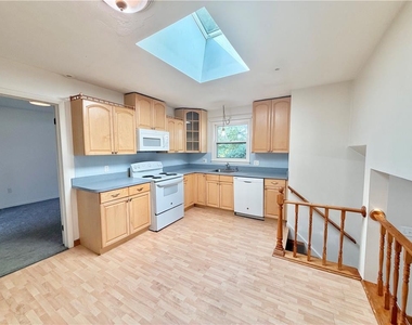 1160 Brentwood Avenue - Photo Thumbnail 11