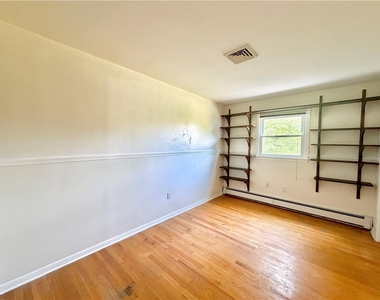 1160 Brentwood Avenue - Photo Thumbnail 22