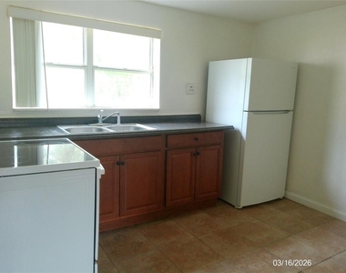 808 S Central Avenue S - Photo Thumbnail 2