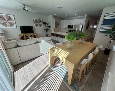 1147 E Caroline Street - Photo Thumbnail 3