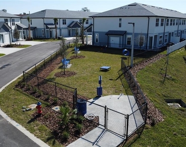 1129 E Caroline Street - Photo Thumbnail 10