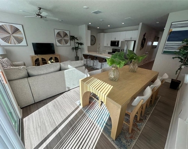 1129 E Caroline Street - Photo Thumbnail 4