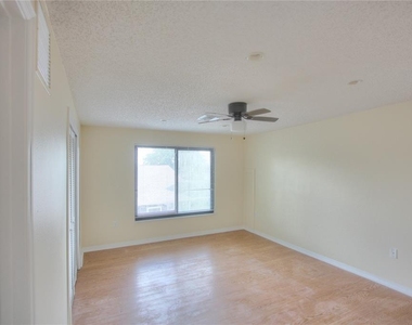 6907 Ranch Road - Photo Thumbnail 10