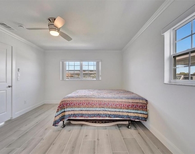 9819 Hernando Court - Photo Thumbnail 25