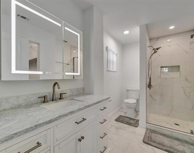 9819 Hernando Court - Photo Thumbnail 28