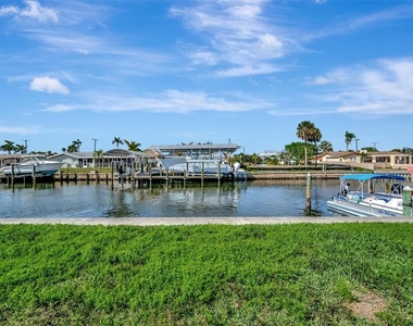 9819 Hernando Court - Photo Thumbnail 49