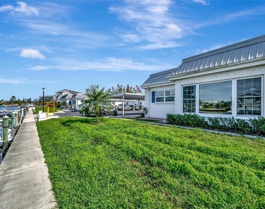 9819 Hernando Court - Photo Thumbnail 46