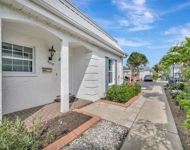 9819 Hernando Court - Photo Thumbnail 2