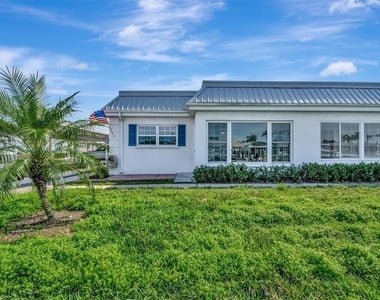 9819 Hernando Court - Photo Thumbnail 4