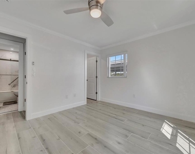 9819 Hernando Court - Photo Thumbnail 34