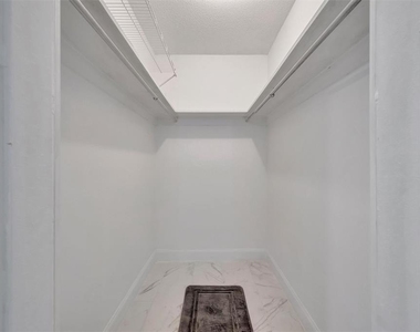 9819 Hernando Court - Photo Thumbnail 31