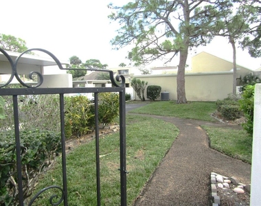 2405 Crispin Court - Photo Thumbnail 21
