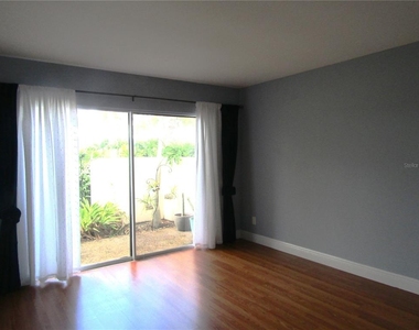 2405 Crispin Court - Photo Thumbnail 10