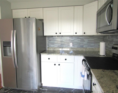 2405 Crispin Court - Photo Thumbnail 9