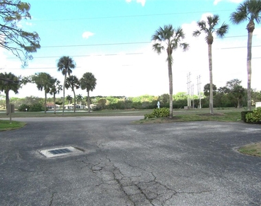 2405 Crispin Court - Photo Thumbnail 24