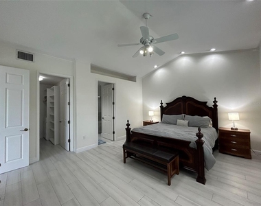3705 54th Drive W - Photo Thumbnail 26
