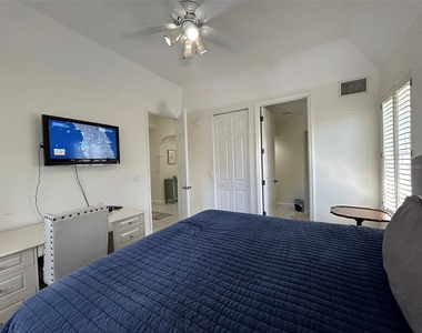 3705 54th Drive W - Photo Thumbnail 10