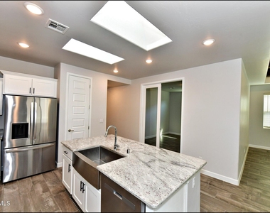13146 Cleethorpes Street - Photo Thumbnail 9