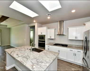 13146 Cleethorpes Street - Photo Thumbnail 14