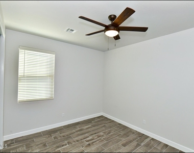 13146 Cleethorpes Street - Photo Thumbnail 35