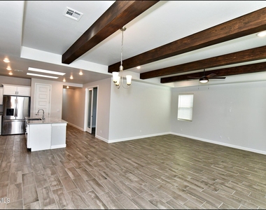 13146 Cleethorpes Street - Photo Thumbnail 16