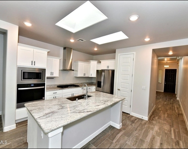 13146 Cleethorpes Street - Photo Thumbnail 8