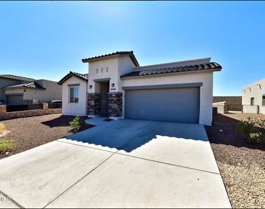 13146 Cleethorpes Street - Photo Thumbnail 3