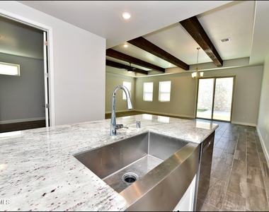 13146 Cleethorpes Street - Photo Thumbnail 13
