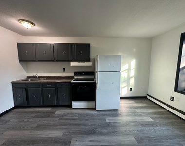 1660 Main Street - Photo Thumbnail 11