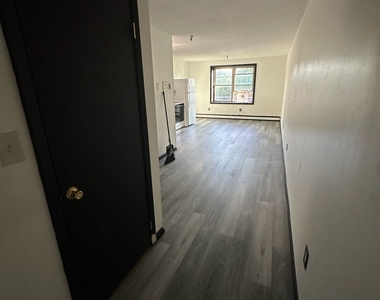 1660 Main Street - Photo Thumbnail 13