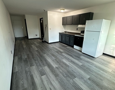 1660 Main Street - Photo Thumbnail 12