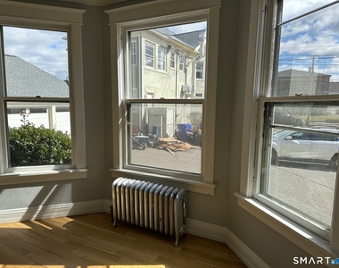 18 Taylor Street - Photo Thumbnail 3