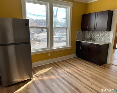 18 Taylor Street - Photo Thumbnail 9
