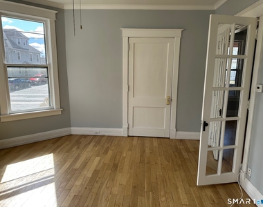 18 Taylor Street - Photo Thumbnail 4