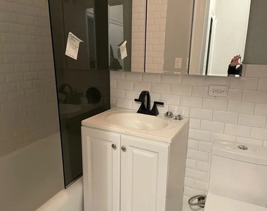 231 East 4th Street - Photo Thumbnail 4