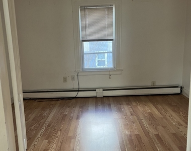 128 Whittlesey Avenue - Photo Thumbnail 11
