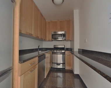 4th Avenue - Photo Thumbnail 1