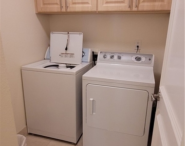 260 E Flamingo Road - Photo Thumbnail 24