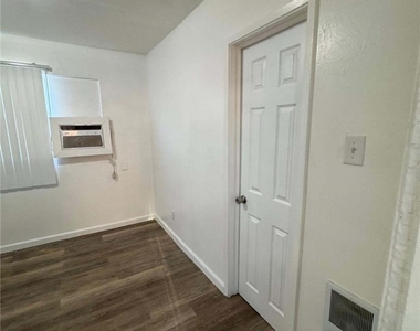 312 W Cleveland Avenue - Photo Thumbnail 2