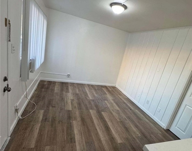 312 W Cleveland Avenue - Photo Thumbnail 9