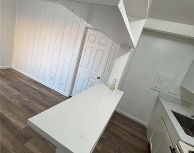 312 W Cleveland Avenue - Photo Thumbnail 8