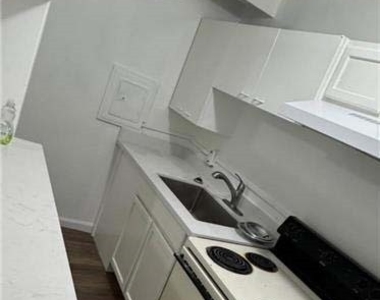 312 W Cleveland Avenue - Photo Thumbnail 5