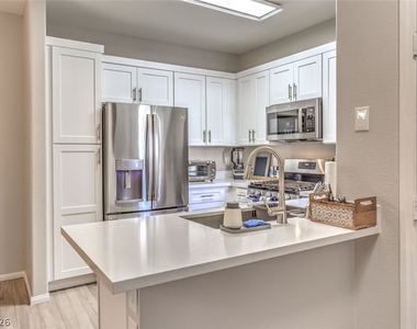 855 N Stephanie Street - Photo Thumbnail 5