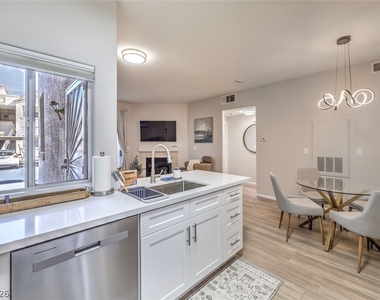 855 N Stephanie Street - Photo Thumbnail 8